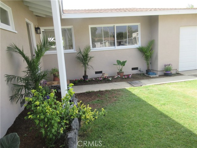 1416 Carmelita Court, Upland CA: https://media.crmls.org/medias/9dc5a1a0-2ae8-413d-bbb7-ea8bb5e9ee36.jpg
