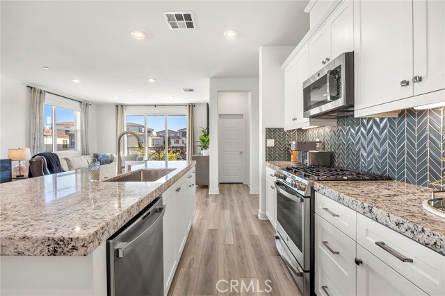 Detail Gallery Image 12 of 29 For 220 Siena, Lake Forest,  CA 92630 - 3 Beds | 3/1 Baths