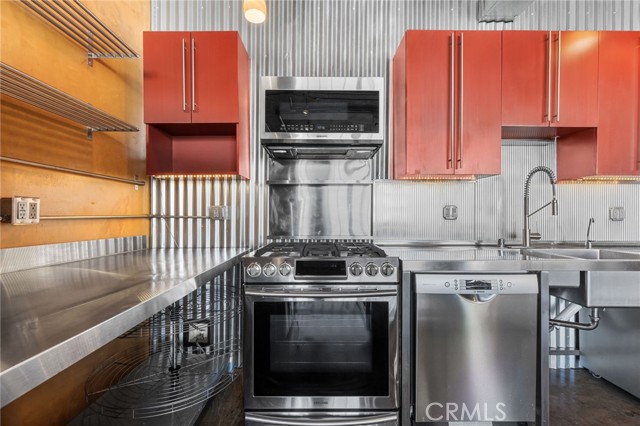 Detail Gallery Image 9 of 43 For 315 E 8th, Los Angeles,  CA 90014 - 2 Beds | 2 Baths