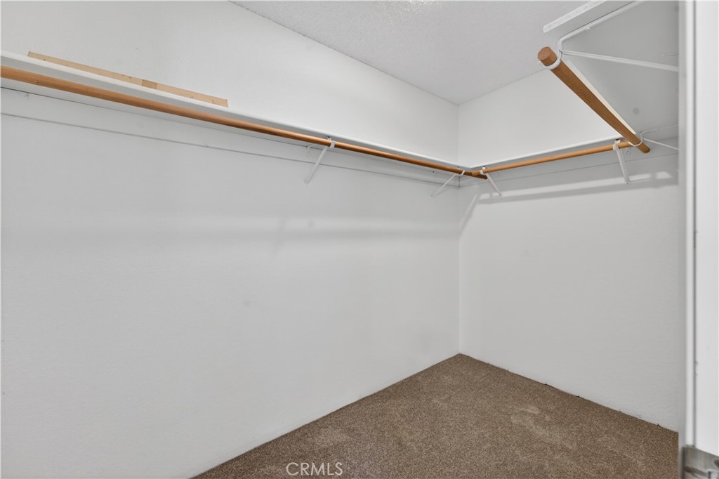 https://media.crmls.org/medias/9dc66829-66e1-40c7-ab89-da07432dc0e5.jpg?preset=X-Large