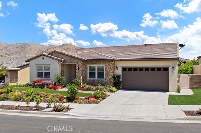 Detail Gallery Image 2 of 62 For 11657 Ambling Way, Corona,  CA 92883 - 3 Beds | 3/1 Baths