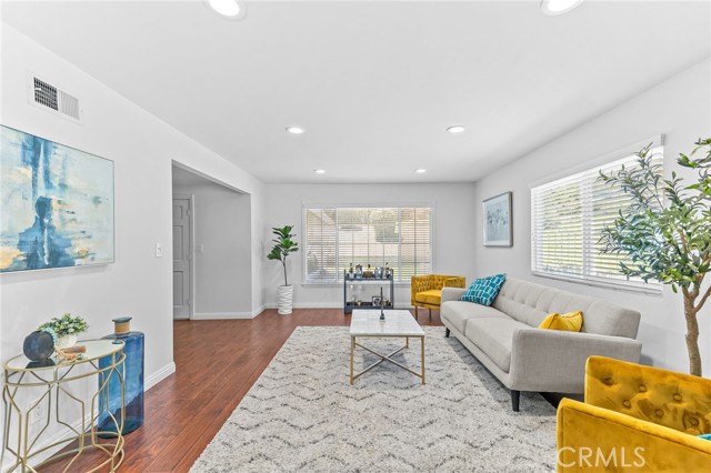 Image 7 of 51 For 2080 Terrebonne Avenue