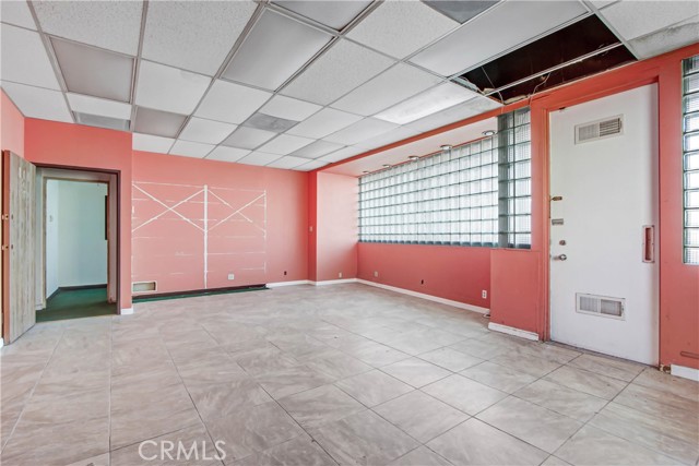 14526 Erwin Street, Van Nuys (los Angeles), California 91411, ,Commercial Sale,For Sale,14526 Erwin Street,CRSR24035256