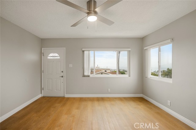 Detail Gallery Image 4 of 23 For 740 W 27th St #4,  San Pedro,  CA 90731 - 2 Beds | 1 Baths