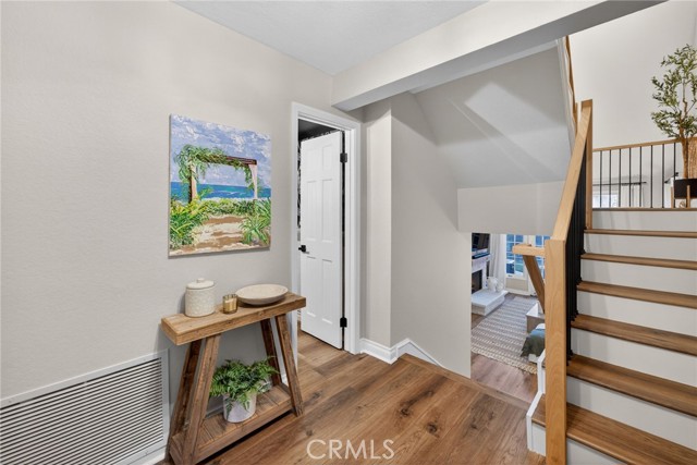 Detail Gallery Image 13 of 69 For 964 S Rim Crest, Anaheim,  CA 92807 - 2 Beds | 2/1 Baths