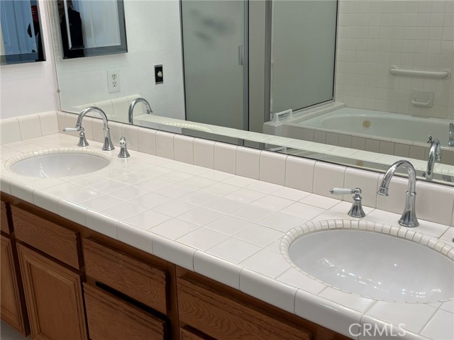 Detail Gallery Image 31 of 69 For 230 Lille Lane 212, Newport Beach,  CA 92663 - 2 Beds | 2 Baths