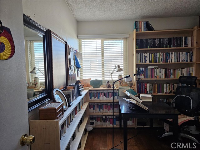 Detail Gallery Image 44 of 69 For 1711 Grismer Ave #52,  Burbank,  CA 91504 - 3 Beds | 3 Baths