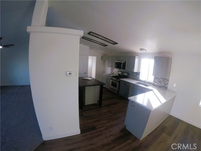 Detail Gallery Image 7 of 17 For 14058 Monte Vista Rd., Phelan,  CA 92371 - 3 Beds | 2 Baths