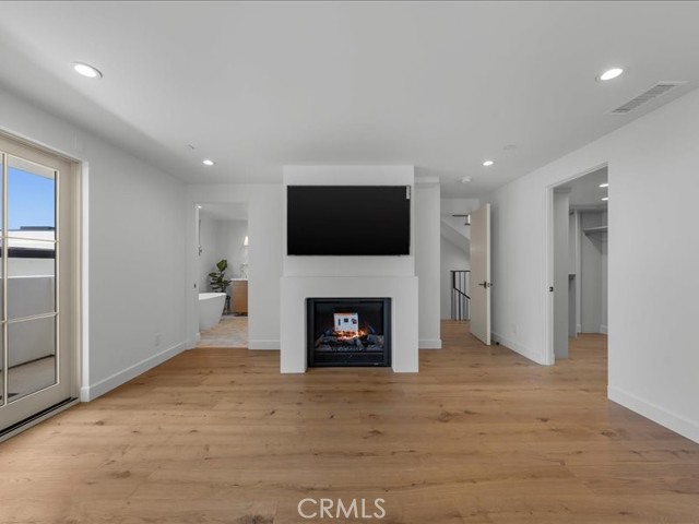 Detail Gallery Image 25 of 61 For 505 Bayview Dr, Manhattan Beach,  CA 90266 - 3 Beds | 3/1 Baths