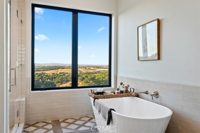 1755 Burnt Rock Way, Templeton CA: https://media.crmls.org/medias/9dcafa14-a72d-47f8-b0ca-a633976eaea3.jpg
