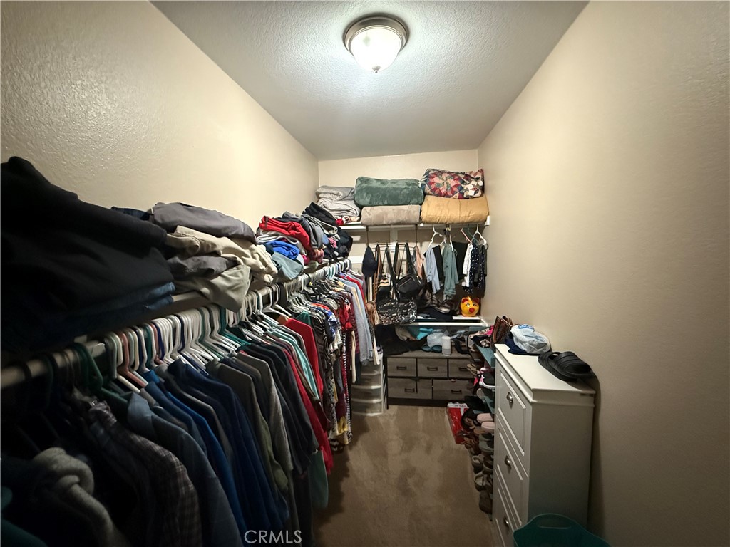 https://media.crmls.org/medias/9dcba3b0-df95-4217-8d21-a48442f17167.jpg?preset=X-Large