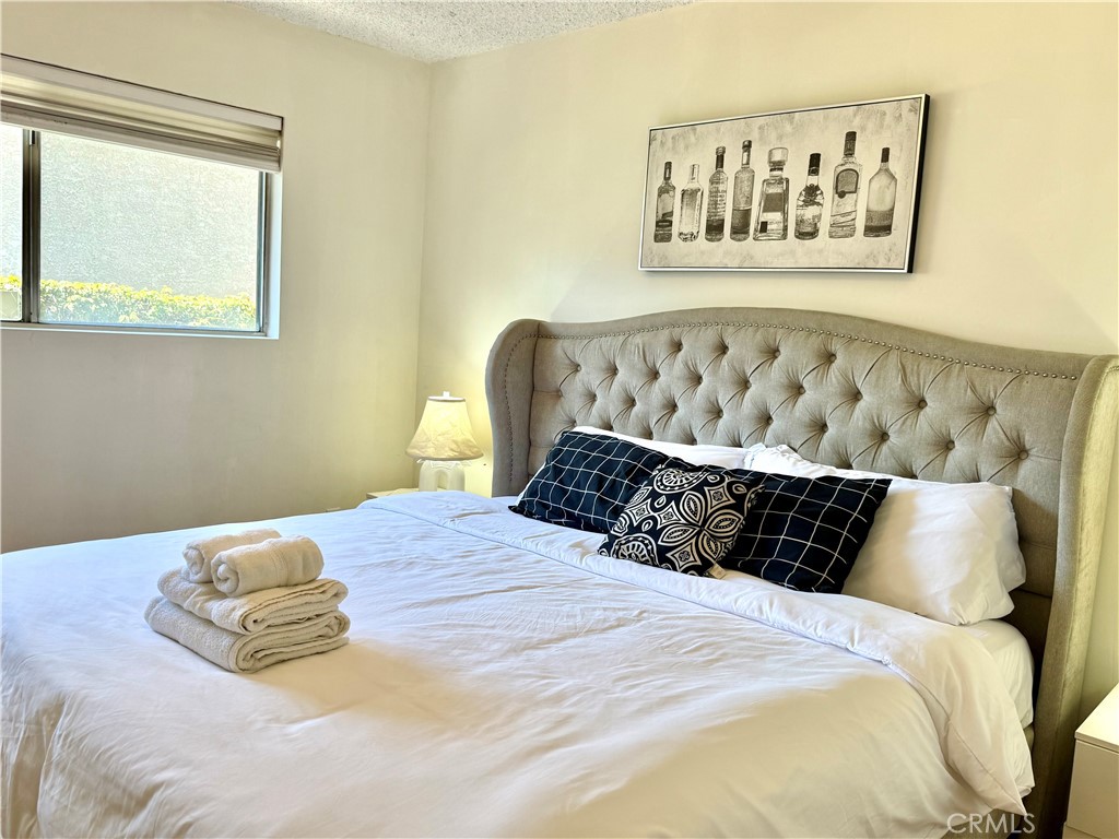 MLS #OC25247673 image #2