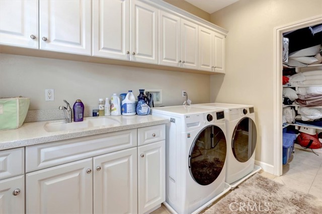 27 Looking Glass, Irvine CA: https://media.crmls.org/medias/9dcc339f-3e24-420a-9fad-7adb49fd75c7.jpg