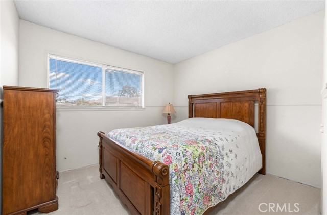 Detail Gallery Image 15 of 22 For 24365 La Glorita Cir #61,  Newhall,  CA 91321 - 3 Beds | 3 Baths