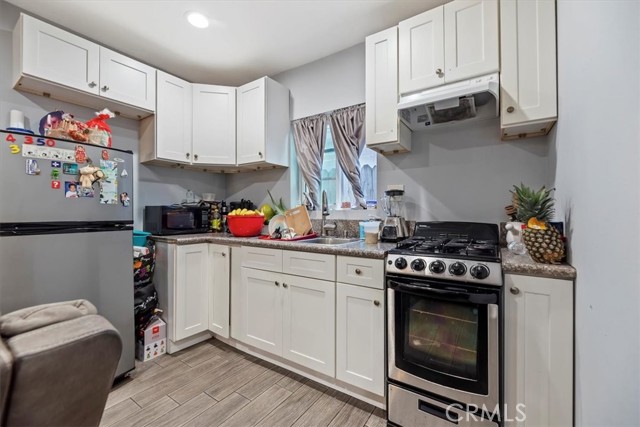 2719 Hill Street, Huntington Park CA: https://media.crmls.org/medias/9dcc935c-1fd3-4db3-add3-24278012f350.jpg