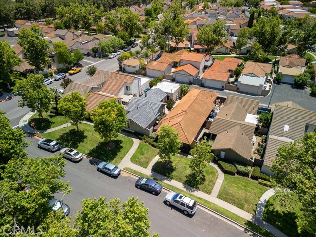 10 Windrow, Irvine CA: https://media.crmls.org/medias/9dcc9370-956d-43b1-bc1e-ab2e6565c932.jpg