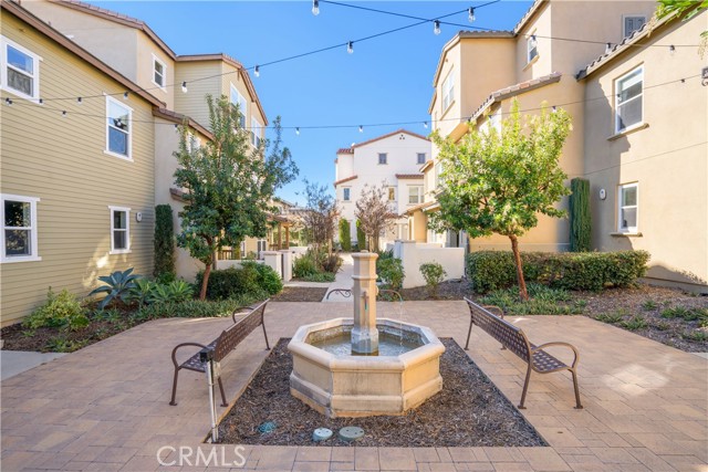 Detail Gallery Image 2 of 32 For 281 N Mar Vista Ave #8,  Pasadena,  CA 91106 - 3 Beds | 3/1 Baths