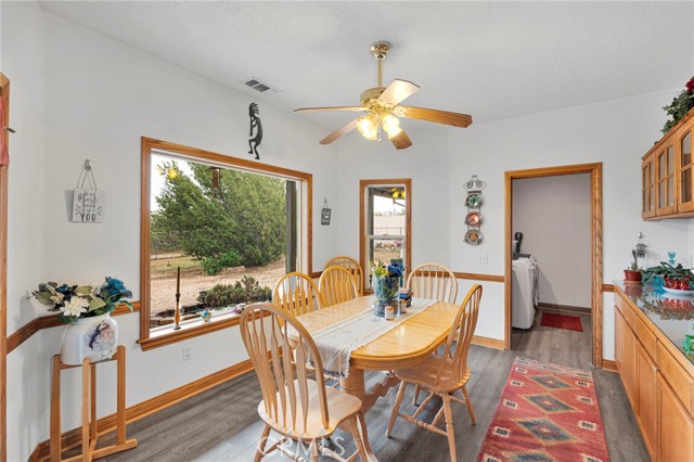 Detail Gallery Image 15 of 61 For 12830 Cedar, Hesperia,  CA 92344 - 3 Beds | 2/1 Baths