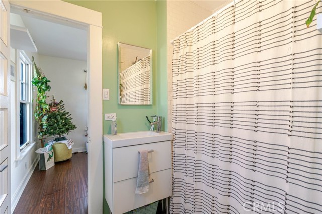 Detail Gallery Image 17 of 28 For 715 Nolden, Los Angeles,  CA 90042 - 2 Beds | 1 Baths