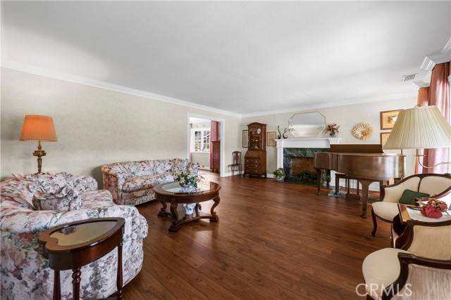 9dcf8994 A563 4615 9750 6eec00ddb607