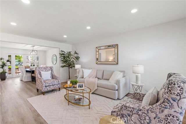 26982 Pueblonuevo Drive, Mission Viejo CA: https://media.crmls.org/medias/9dd03bd1-ff60-4e27-a579-74d7e5e39c26.jpg