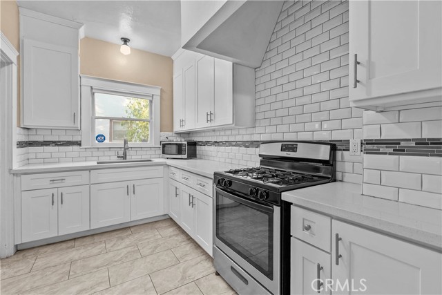 Detail Gallery Image 16 of 47 For 4473 Main, Riverside,  CA 92501 - 3 Beds | 1/1 Baths