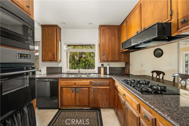 Detail Gallery Image 15 of 31 For 1142 Appian, Santa Ana,  CA 92705 - 4 Beds | 3 Baths