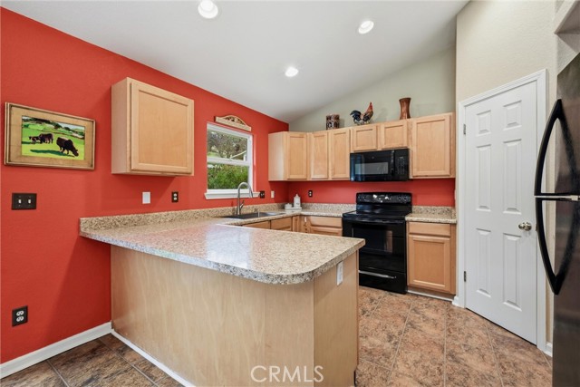 Detail Gallery Image 9 of 27 For 19072 Hidden Valley, Hidden Valley Lake,  CA 95467 - 3 Beds | 2 Baths