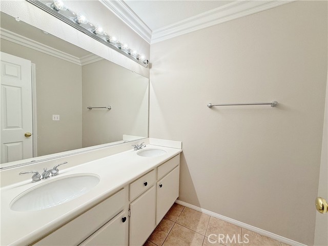 Detail Gallery Image 10 of 11 For 706 Timberwood, Irvine,  CA 92620 - 3 Beds | 2/1 Baths