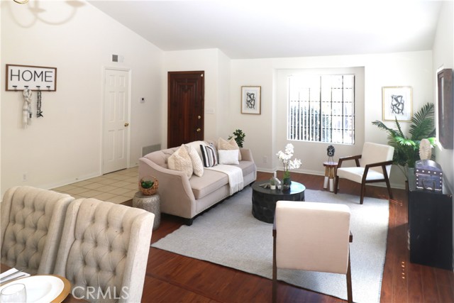 20254 Stagg Street, Winnetka CA: https://media.crmls.org/medias/9dd166f0-e4f6-4814-9eaf-2bc47b99037b.jpg