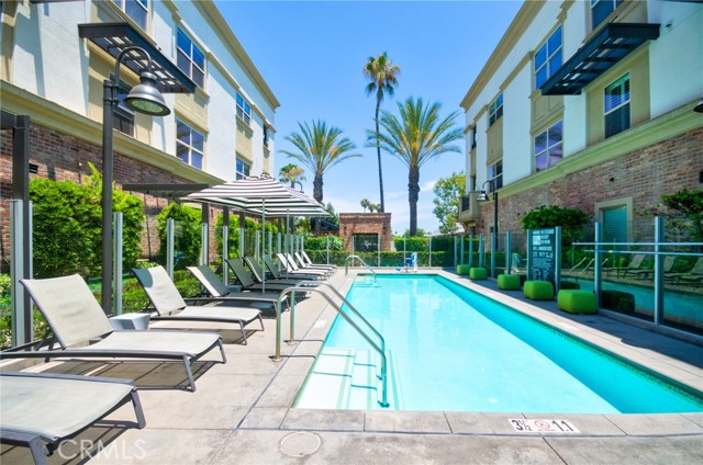 401 S Anaheim Boulevard, Anaheim CA: https://media.crmls.org/medias/9dd1995c-74df-4a6c-8a5f-66a4d79bd457.jpg