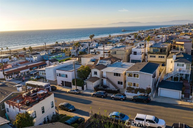 Detail Gallery Image 14 of 19 For 231 Longfellow Ave, Hermosa Beach,  CA 90254 - 4 Beds | 2 Baths