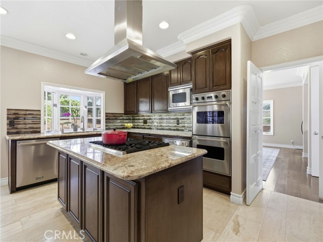 Detail Gallery Image 16 of 45 For 11030 Willowbrae, Chatsworth,  CA 91311 - 4 Beds | 4 Baths