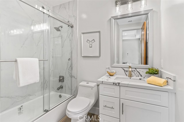 Detail Gallery Image 12 of 74 For 508 Westminster Ave, Newport Beach,  CA 92663 - 5 Beds | 5/1 Baths