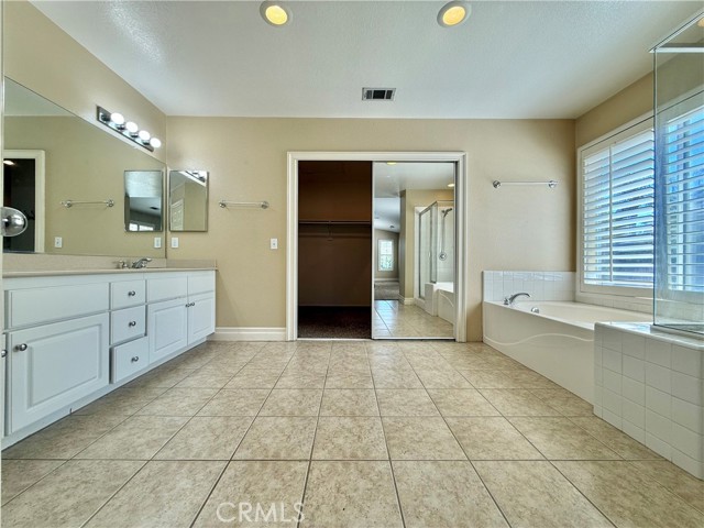 Detail Gallery Image 15 of 25 For 1354 Williamsburg Ln, Corona,  CA 92882 - 4 Beds | 3 Baths