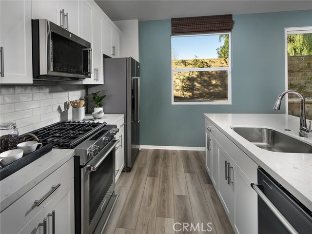 Detail Gallery Image 4 of 20 For 2185 Bergamot St, Redlands,  CA 92374 - 3 Beds | 2/1 Baths