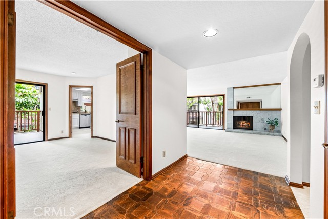 6222 Riviera Circle, Long Beach CA: https://media.crmls.org/medias/9dd50d80-76ef-4523-a015-f4c7fba2efb2.jpg