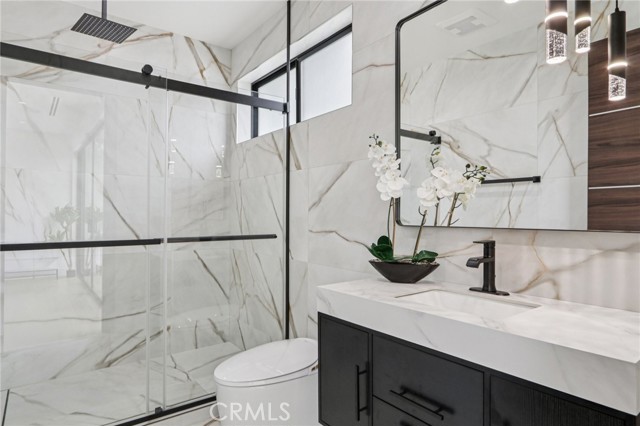 Detail Gallery Image 30 of 61 For 2227 N Lamer St, Burbank,  CA 91504 - 4 Beds | 4/1 Baths