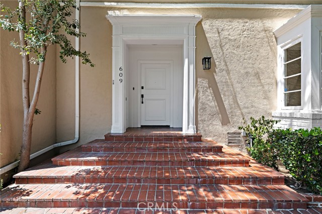 609 N Oakhurst Drive, Beverly Hills CA: https://media.crmls.org/medias/9dd5c71d-9286-469b-8d12-8fcf8b22dba0.jpg