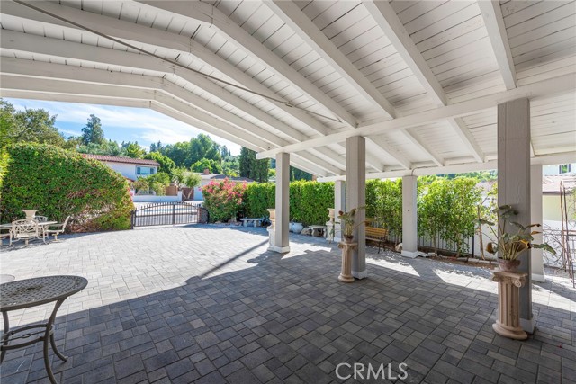 Detail Gallery Image 4 of 24 For 4747 Don Pio Dr, Woodland Hills,  CA 91364 - 3 Beds | 2 Baths