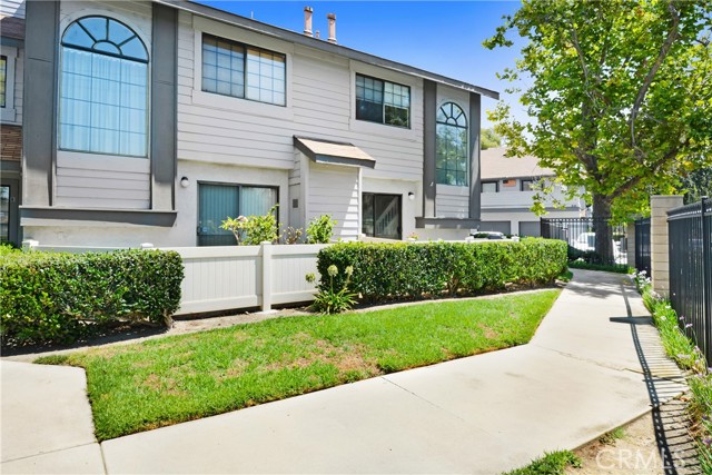 863 W 34th Street, Long Beach CA: https://media.crmls.org/medias/9dd71cfe-3ad9-49c7-a015-f8e7030154da.jpg