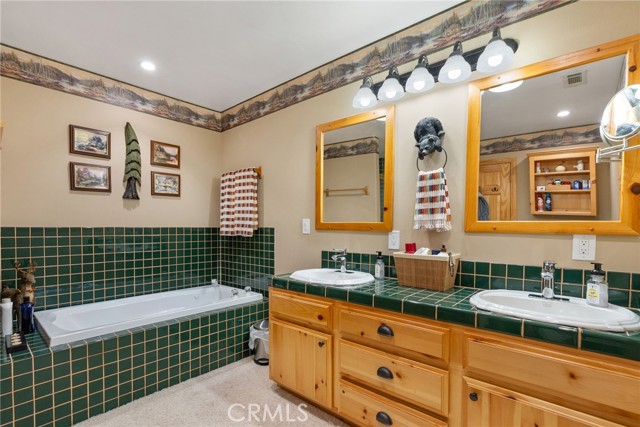 Detail Gallery Image 25 of 52 For 261 Crater Lake, Big Bear Lake,  CA 92315 - 3 Beds | 2 Baths