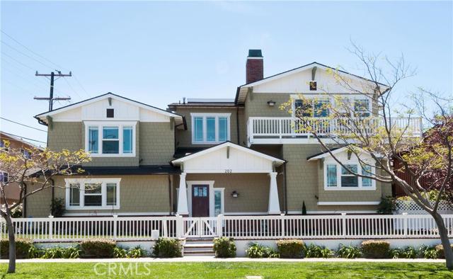 202 Avenue H, Redondo Beach, California 90277, 4 Bedrooms Bedrooms, ,3 BathroomsBathrooms,Residential,Sold,Avenue H,SB16087031