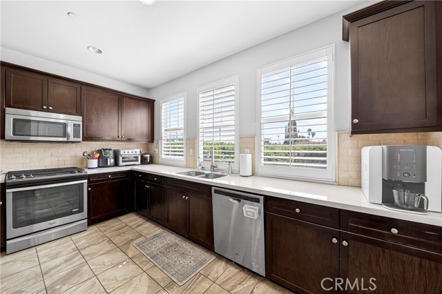 Detail Gallery Image 9 of 25 For 1021 Mandarin, Fullerton,  CA 92833 - 3 Beds | 3/1 Baths