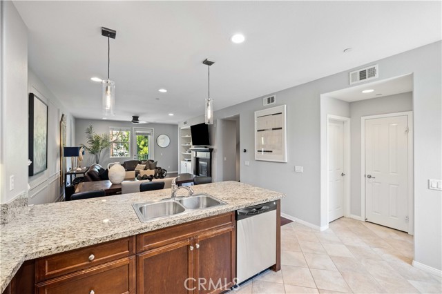 Detail Gallery Image 9 of 22 For 1408 Montgomery St, Tustin,  CA 92782 - 2 Beds | 2/1 Baths