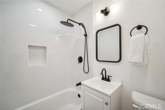 Detail Gallery Image 22 of 45 For 11212 Montgomery Ave, Granada Hills,  CA 91344 - 4 Beds | 2 Baths