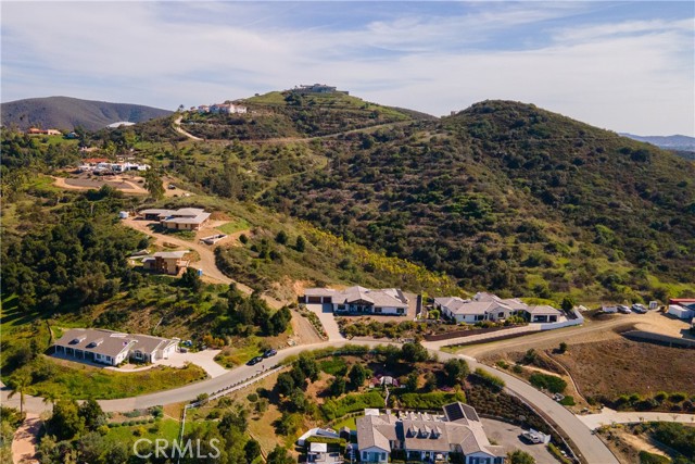 3325 Sagewood Hills Road, Vista CA: https://media.crmls.org/medias/9ddb6b90-6e3d-4c26-aba4-df347b2199c5.jpg