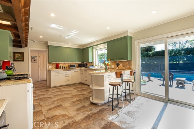 Detail Gallery Image 16 of 36 For 17928 Sunburst St, –,  CA 91325 - 3 Beds | 3 Baths