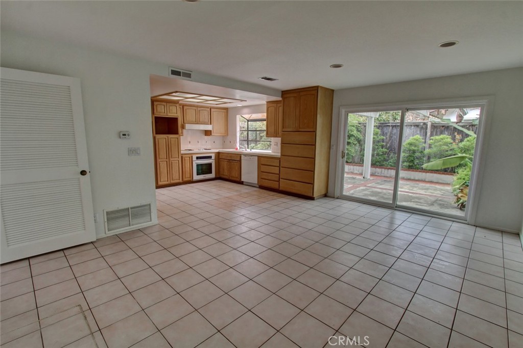 MLS #OC25241006 image #24