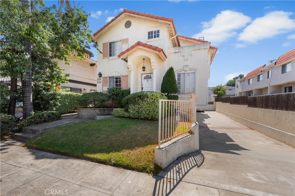221 N Marguerita Avenue #B